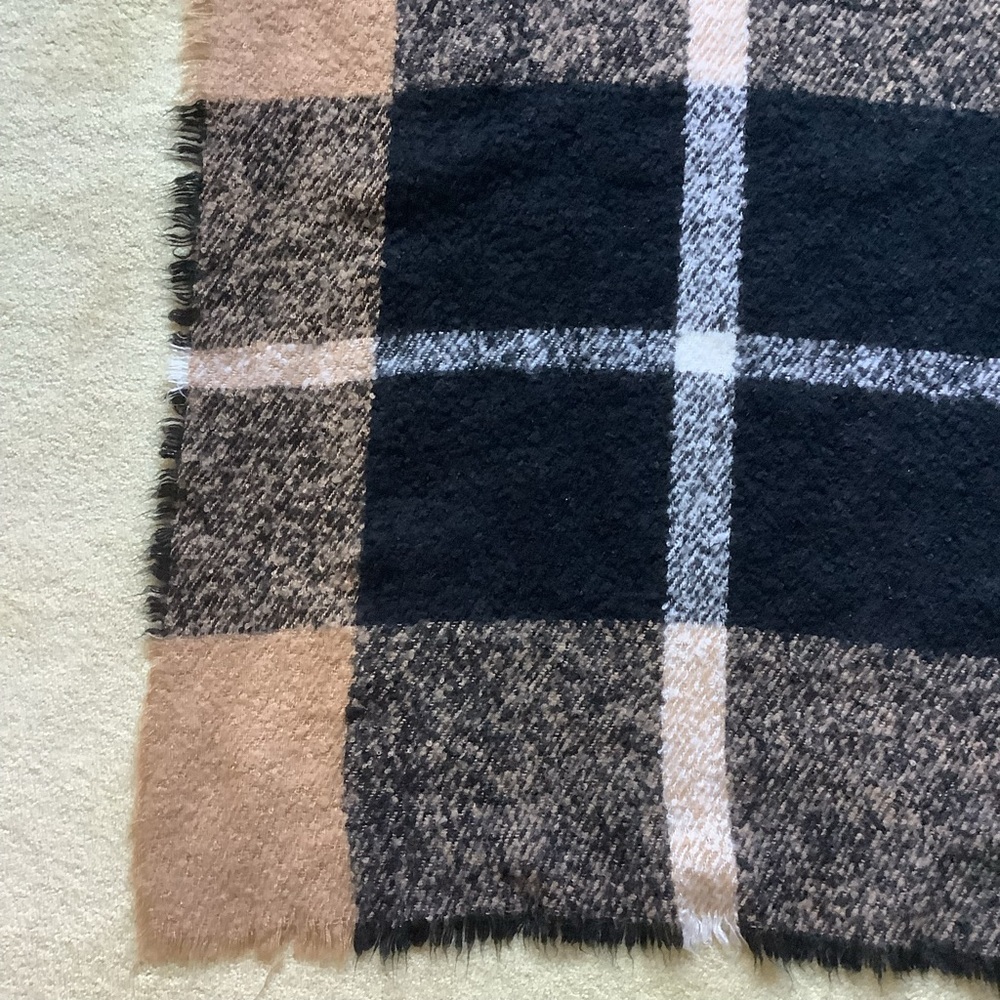 Tan/Black/White Color Block/Plaid Wrap/Shawl - Picture 12 of 15